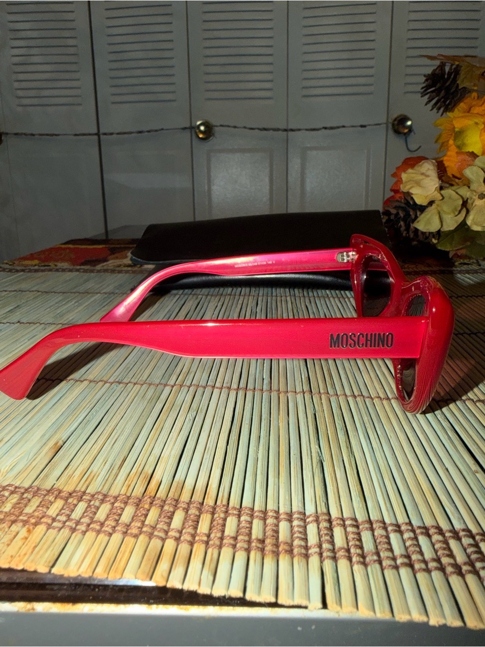 Mooching Women’s Cat Eye Pink Sunglasses - Elegant Retro Style - Picture 4 of 9